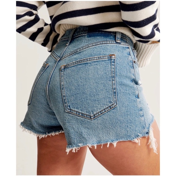 ABERCROMBIE & FITCH The Mom High Rise Curve Love Jean Shorts Size 35 - Picture 2 of 8